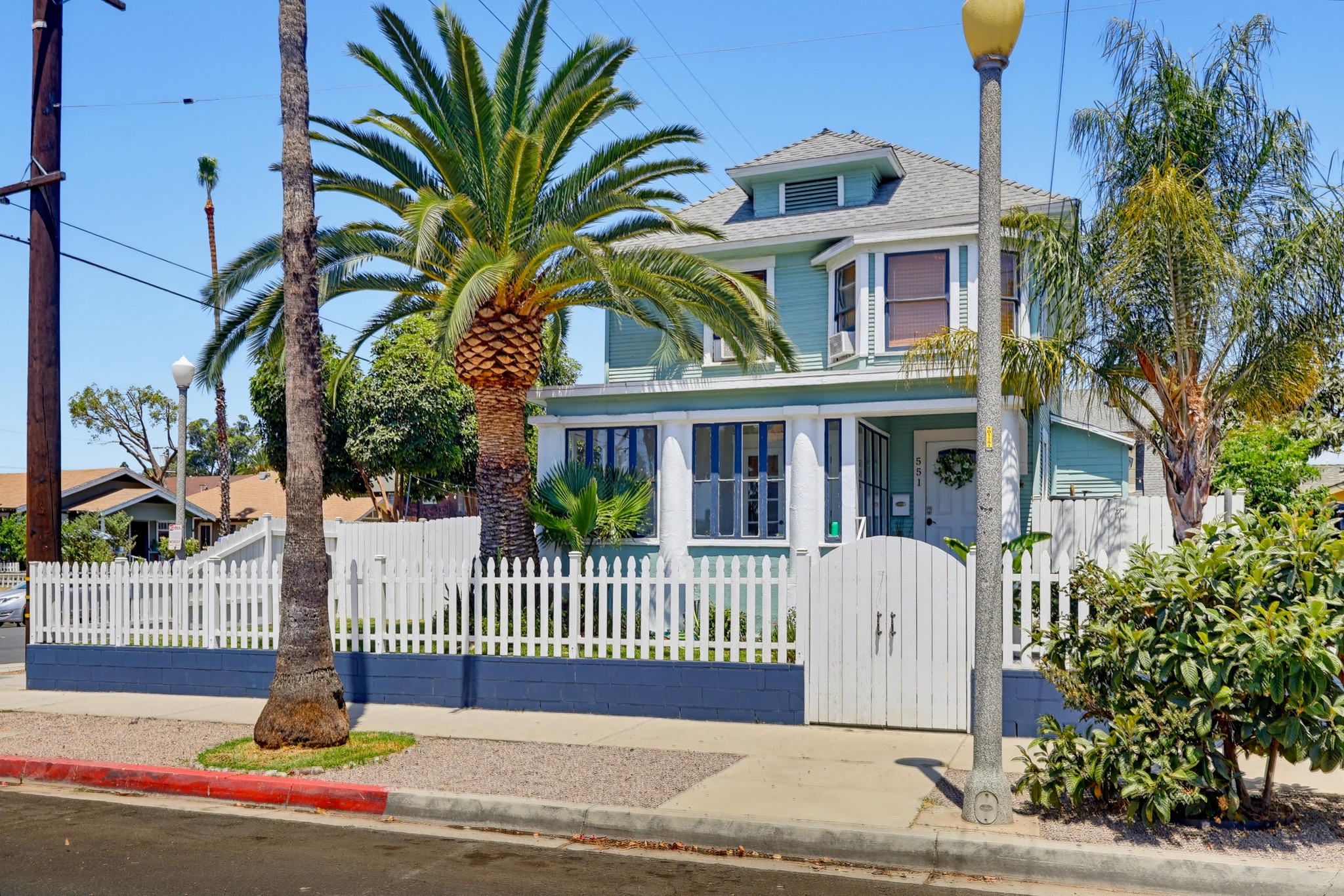 Virtual tour photo 3 of 67 for 551 W 8th St