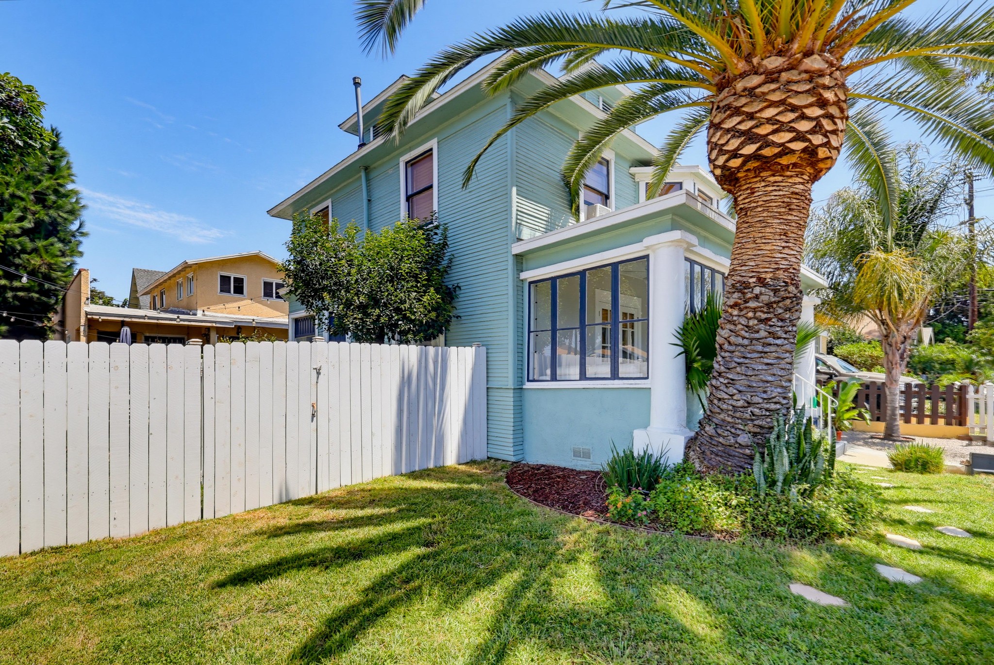 Virtual tour photo 9 of 67 for 551 W 8th St