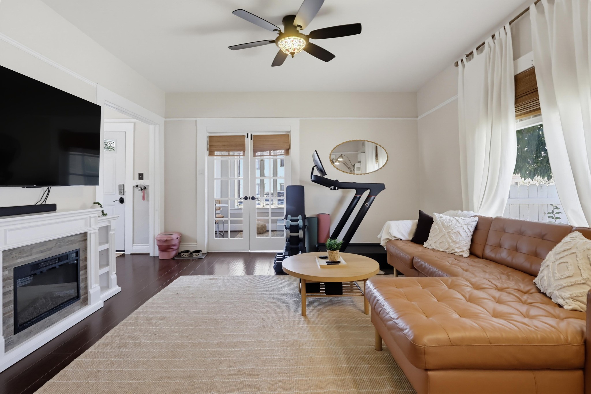 Virtual tour photo 18 of 67 for 551 W 8th St