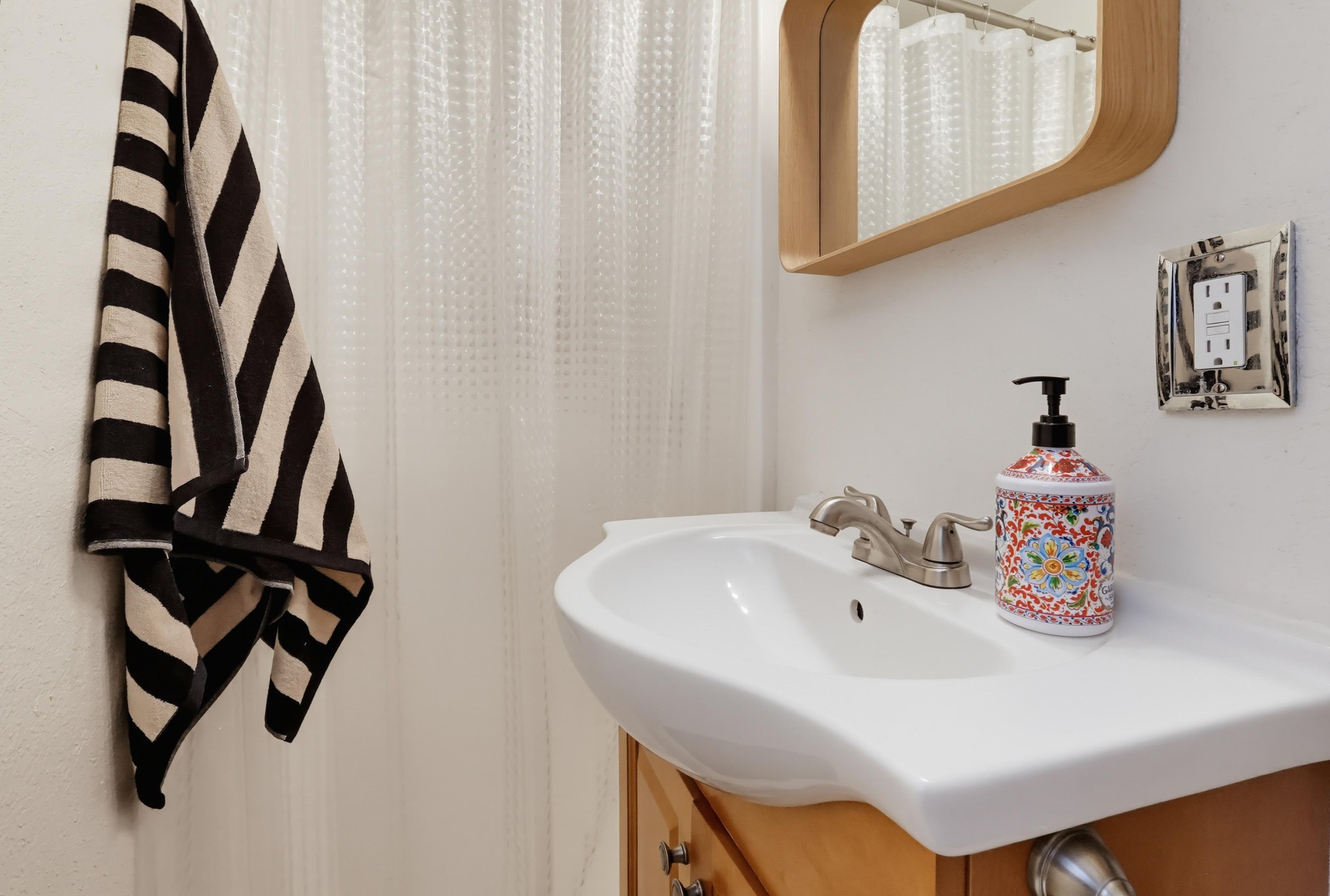 Virtual tour photo 34 of 67 for 551 W 8th St