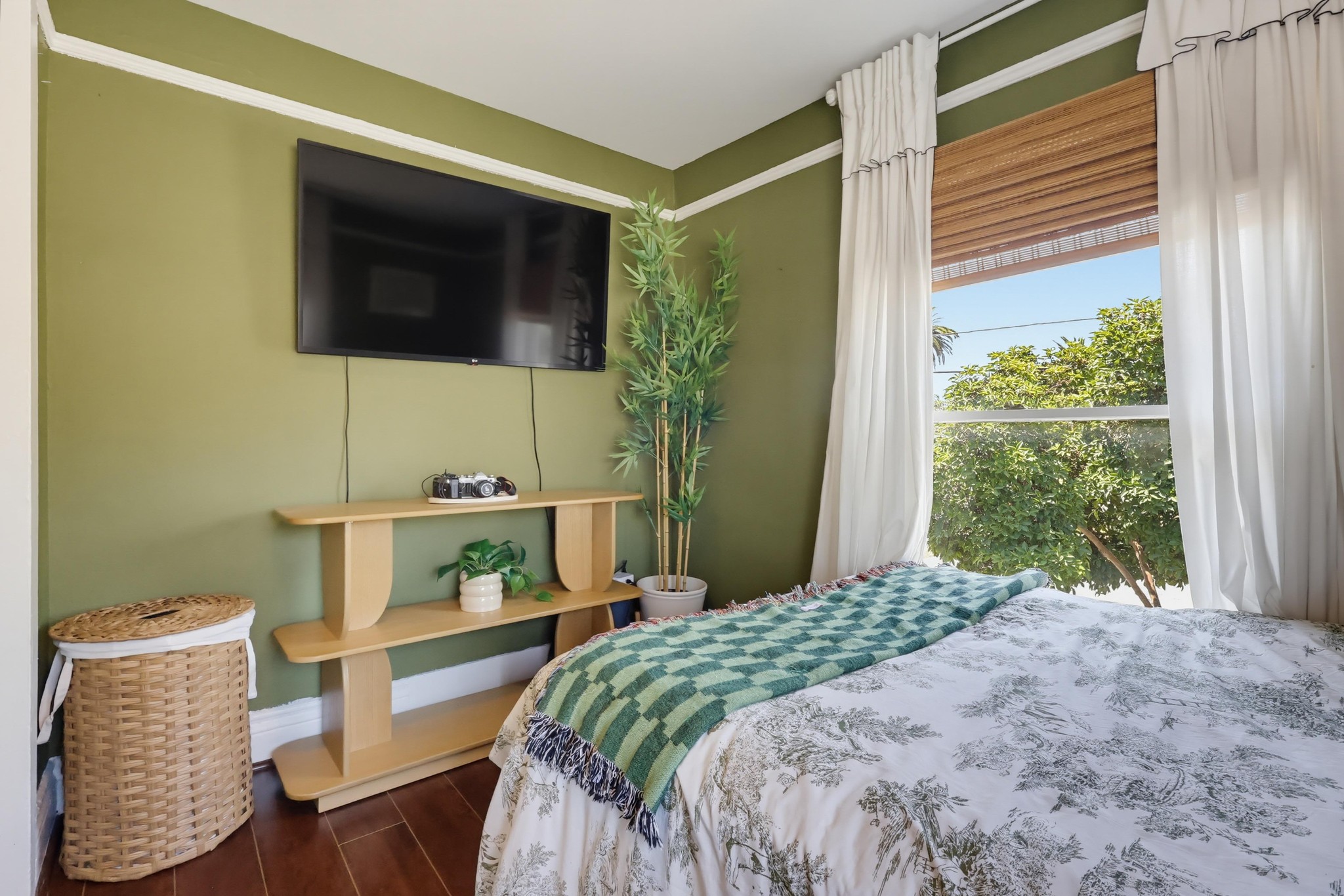Virtual tour photo 52 of 67 for 551 W 8th St