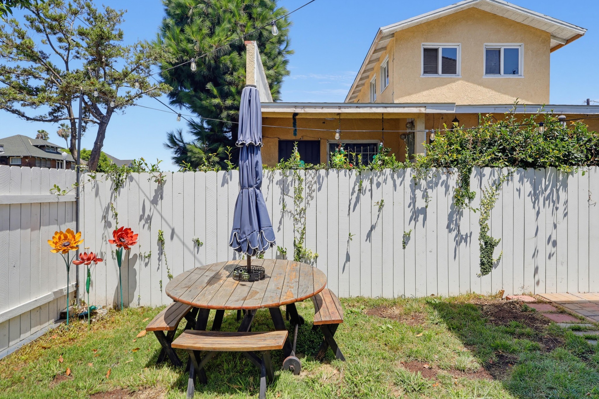 Virtual tour photo 60 of 67 for 551 W 8th St