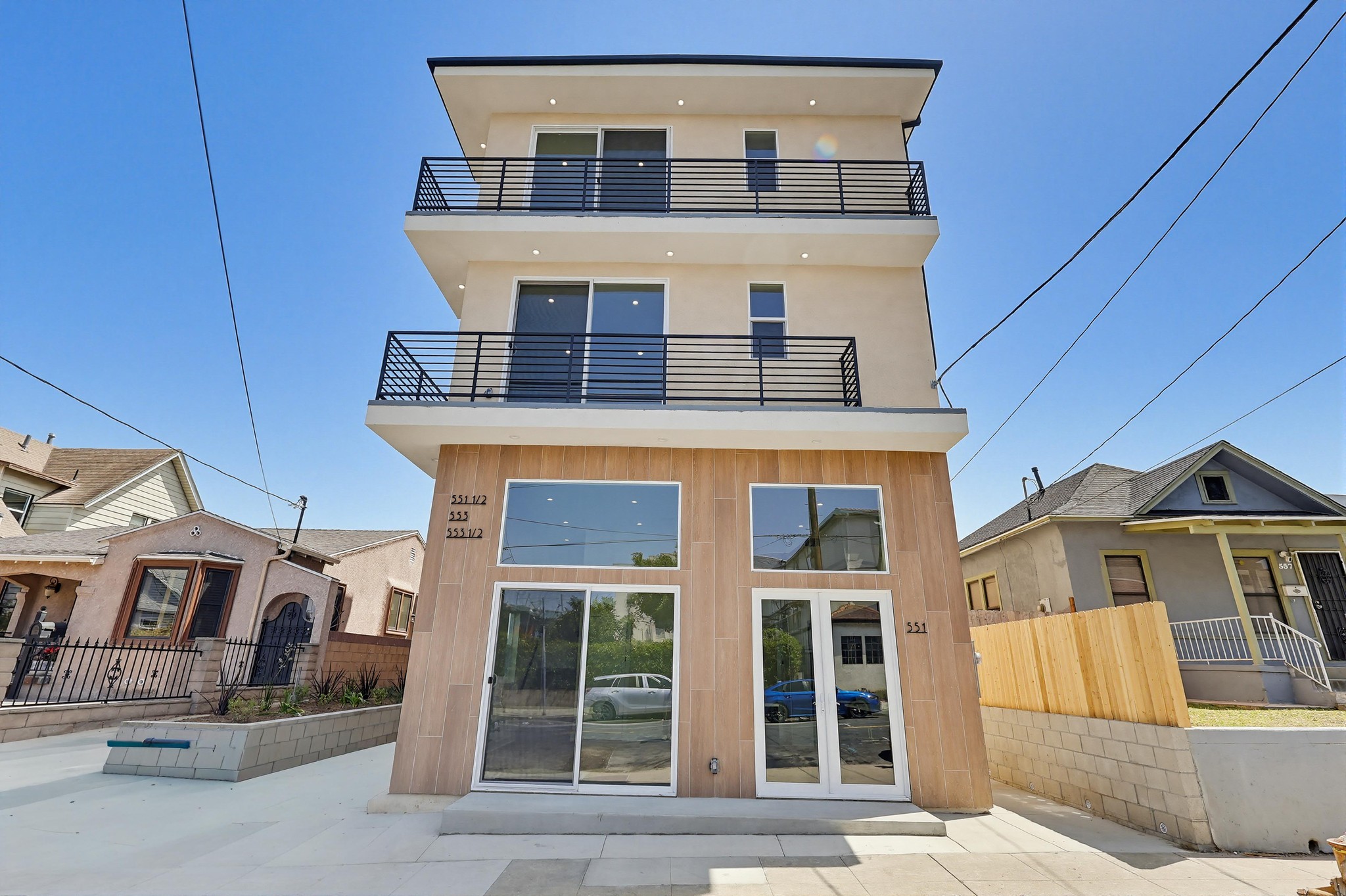 Virtual tour photo 1 of 88 for 551 W 8th St