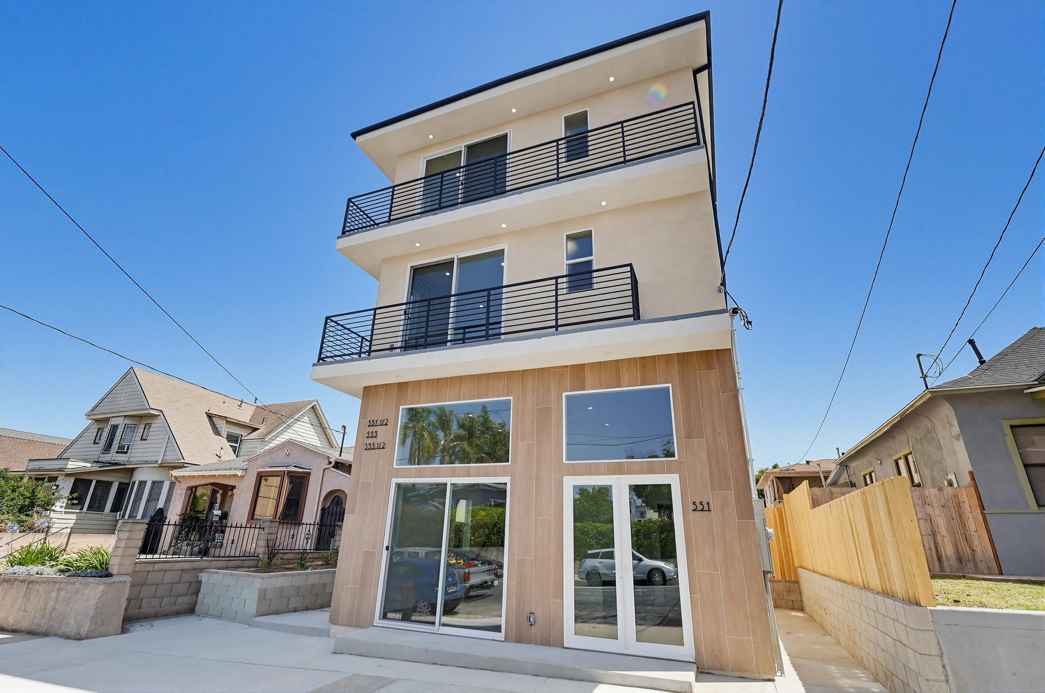 Virtual tour photo 3 of 88 for 551 W 8th St