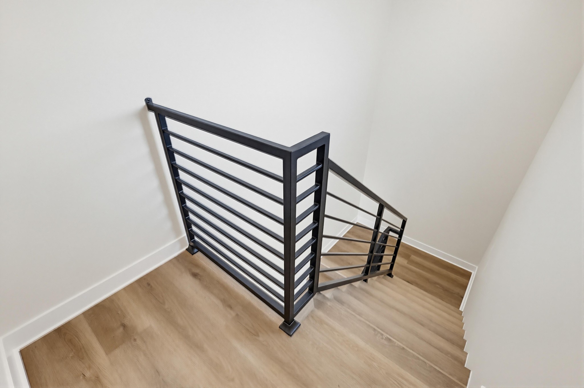 Virtual tour photo 8 of 88 for 551 W 8th St