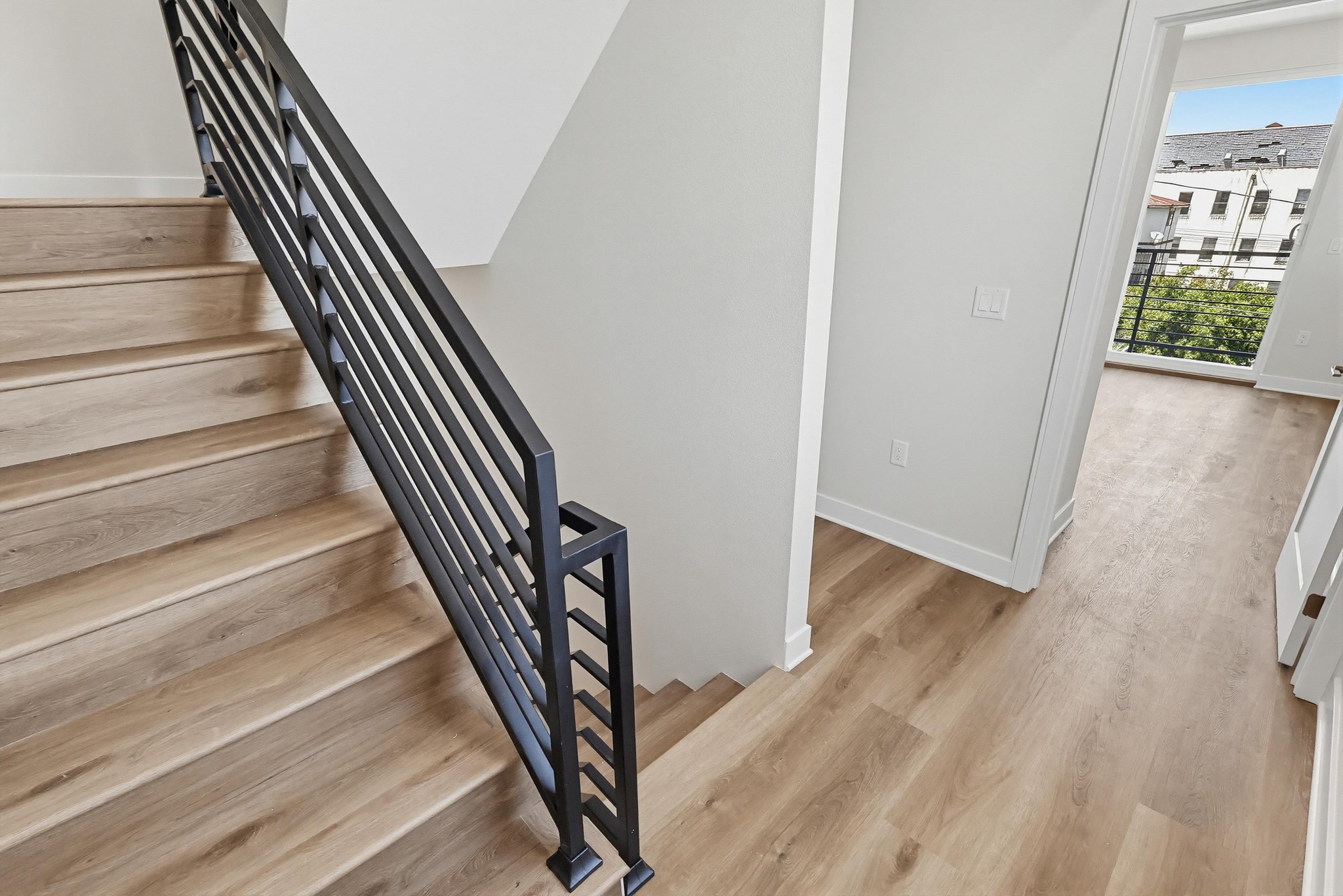 Virtual tour photo 10 of 88 for 551 W 8th St