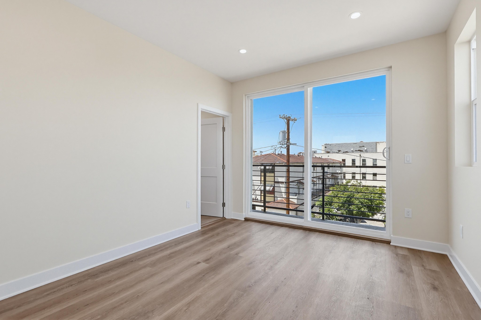 Virtual tour photo 12 of 88 for 551 W 8th St