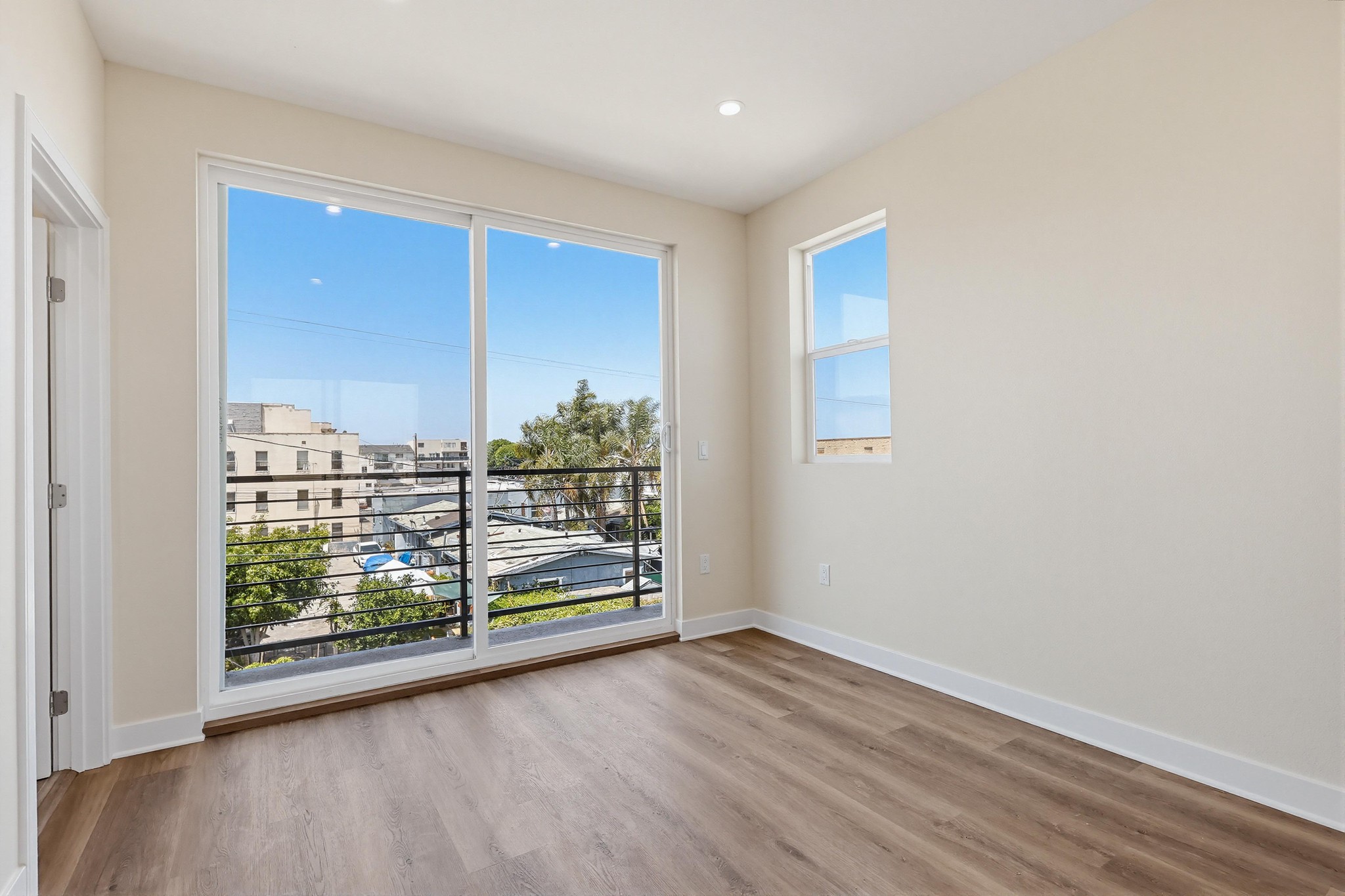 Virtual tour photo 13 of 88 for 551 W 8th St
