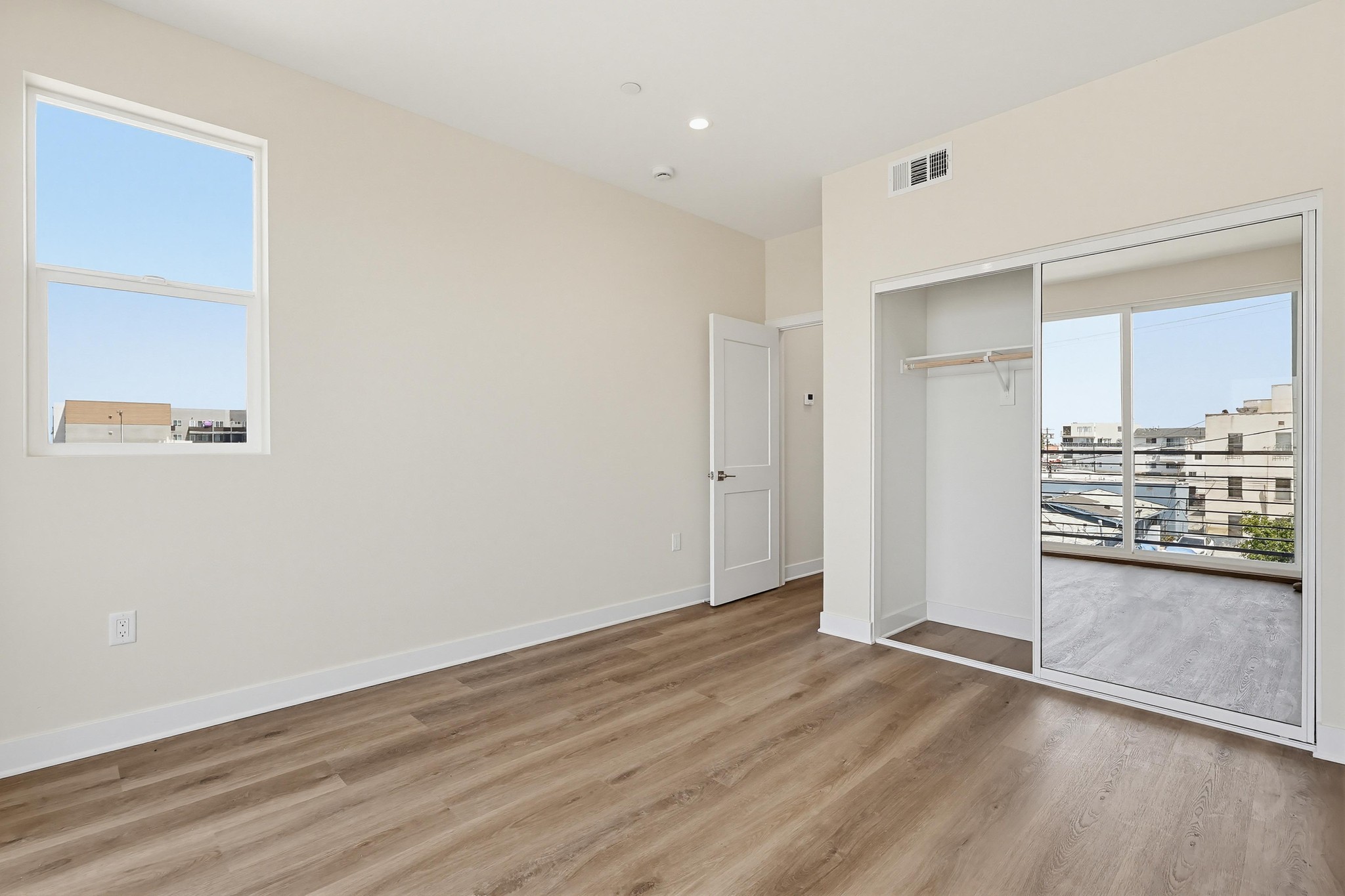 Virtual tour photo 16 of 88 for 551 W 8th St
