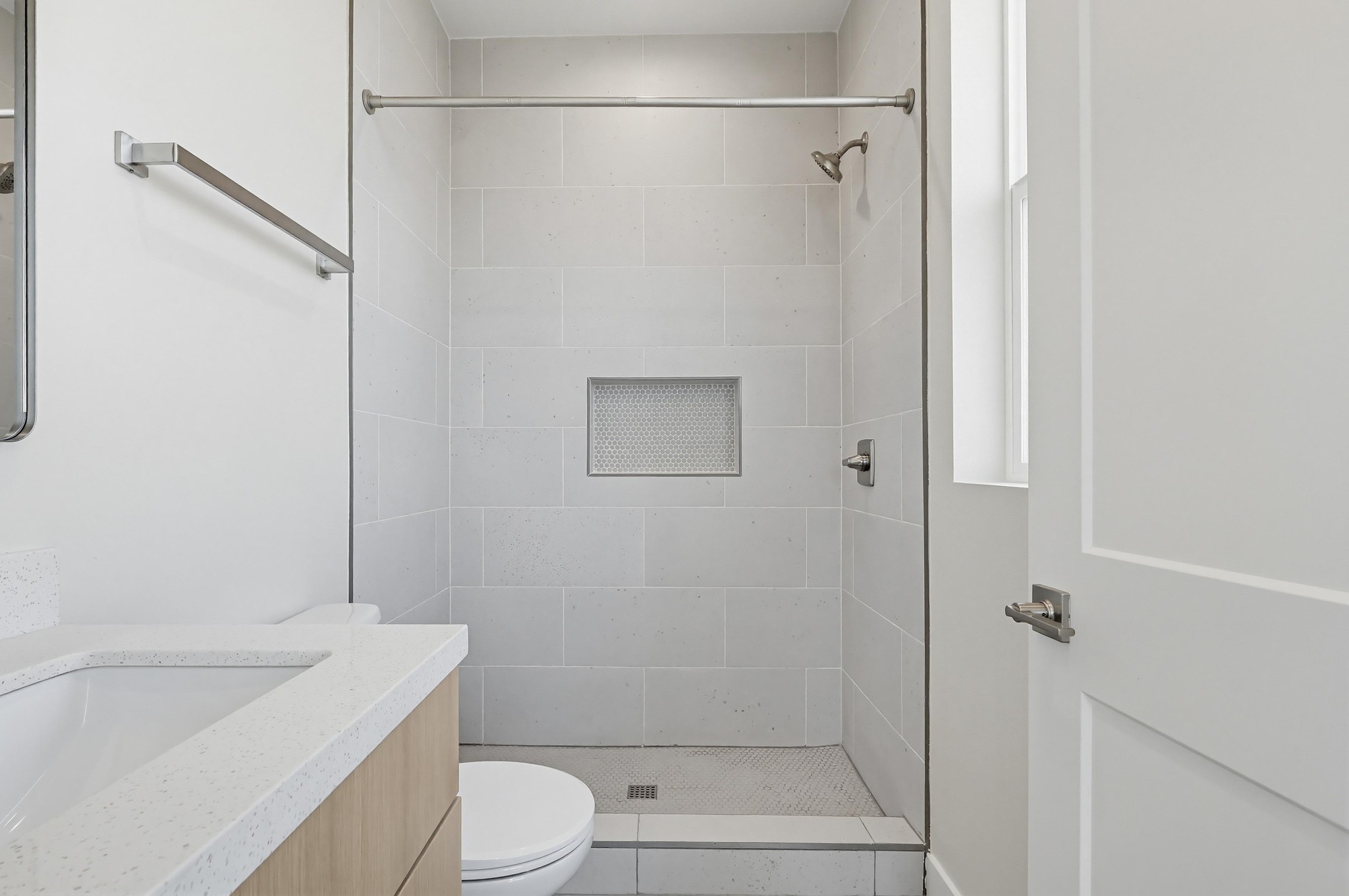 Virtual tour photo 18 of 88 for 551 W 8th St