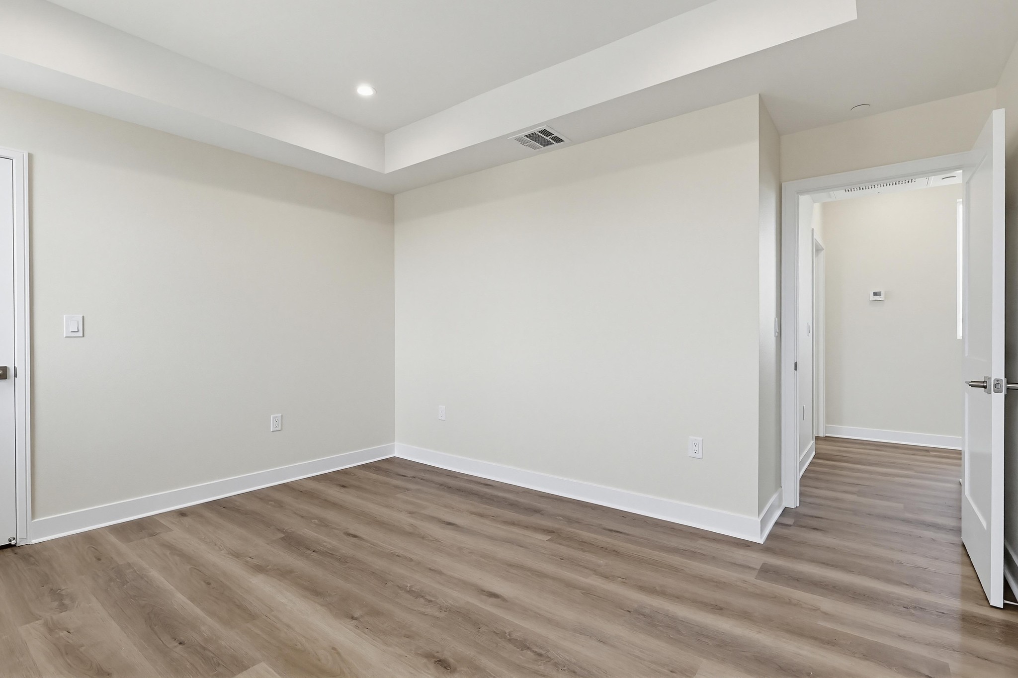 Virtual tour photo 25 of 88 for 551 W 8th St
