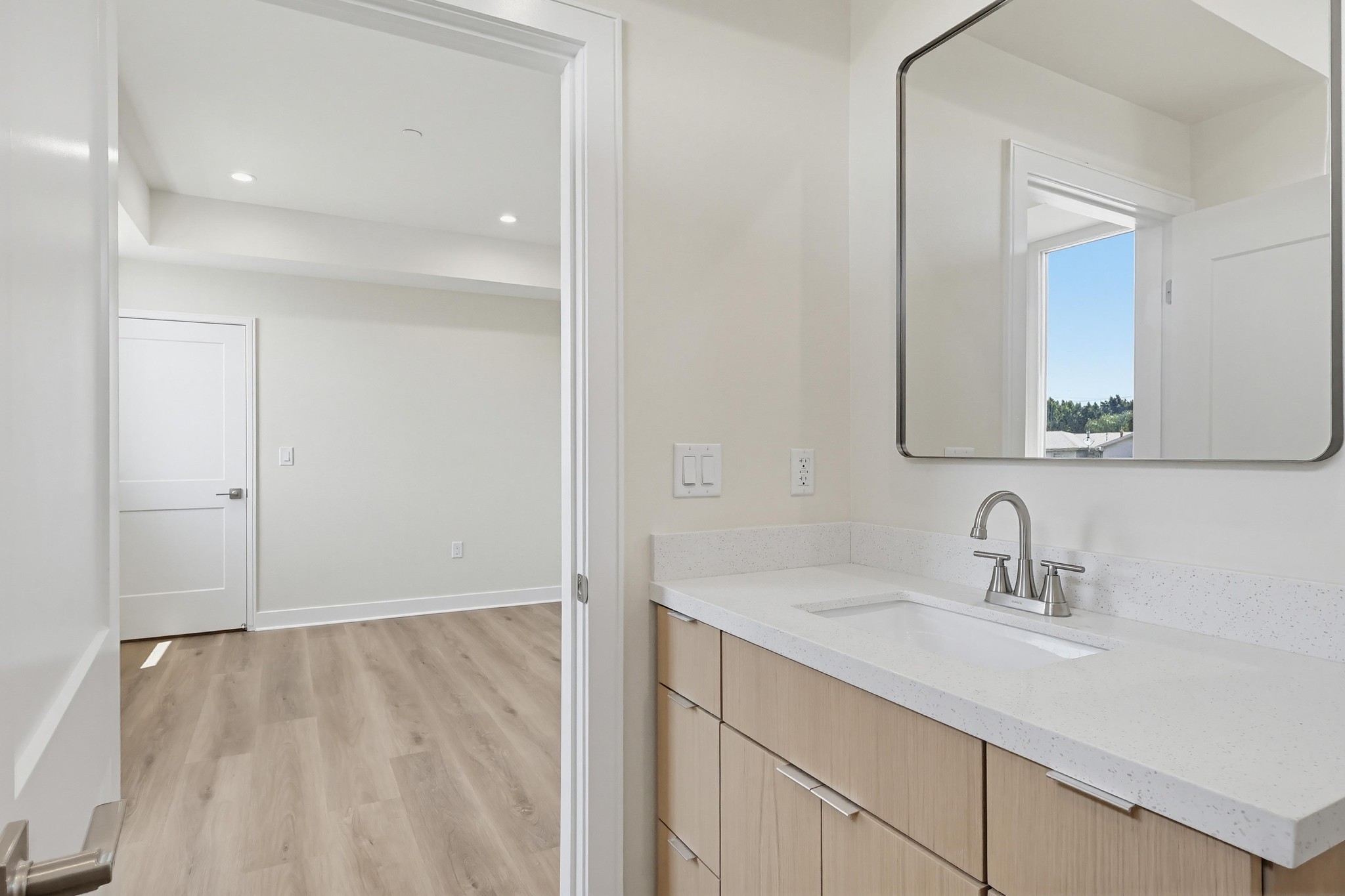 Virtual tour photo 31 of 88 for 551 W 8th St