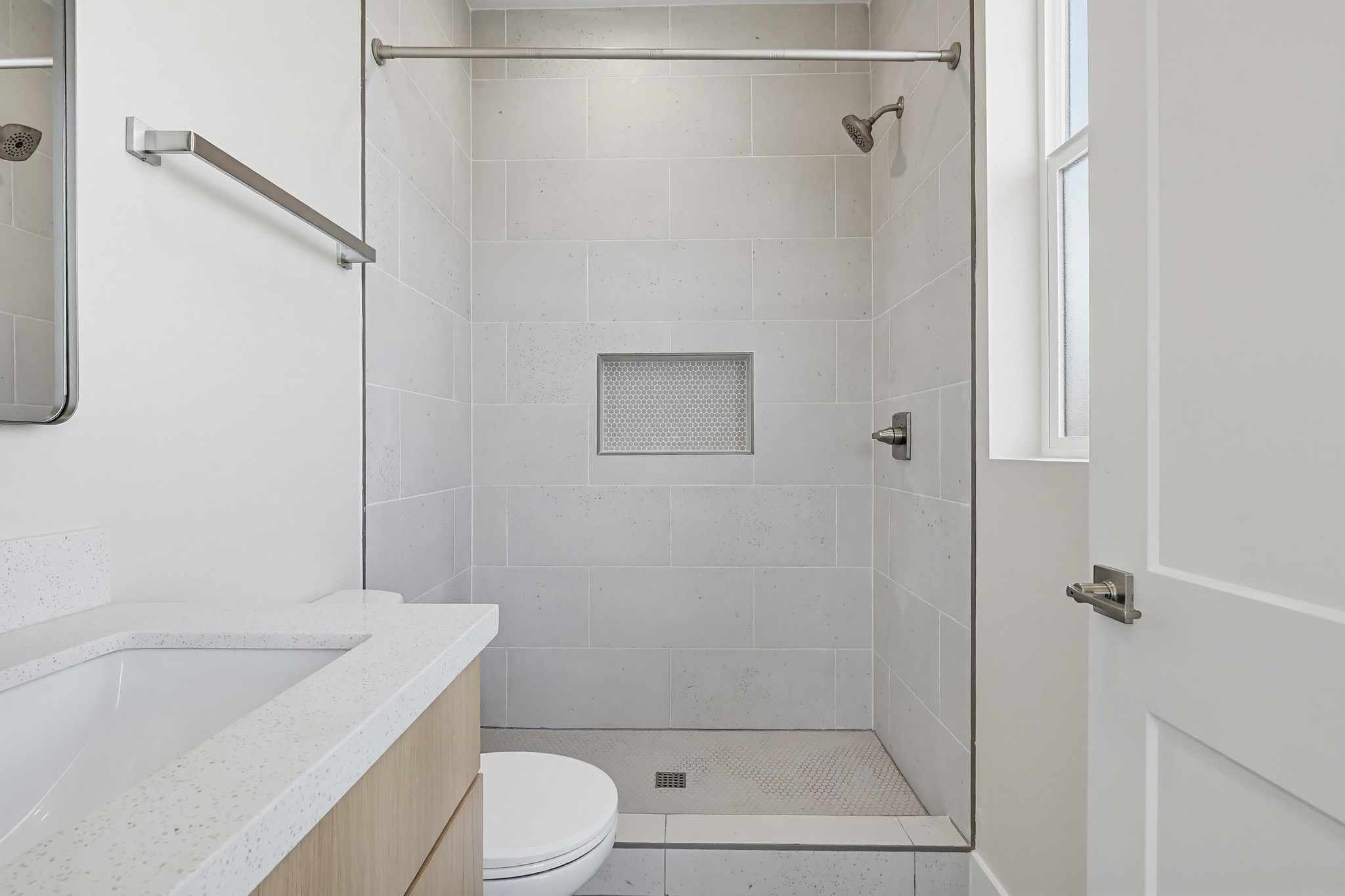 Virtual tour photo 34 of 88 for 551 W 8th St