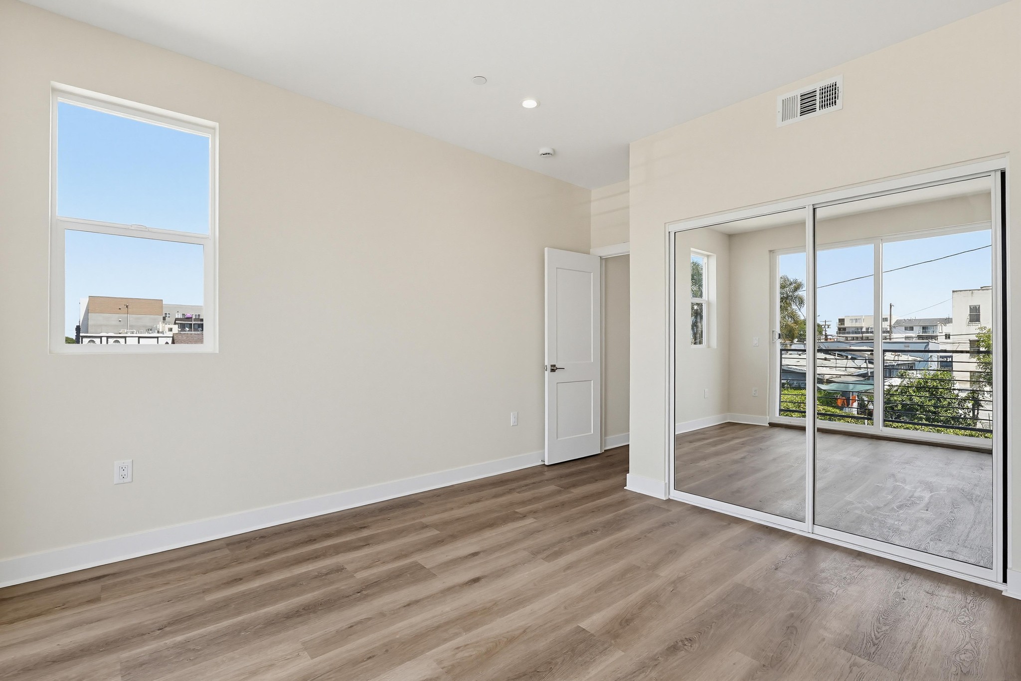 Virtual tour photo 40 of 88 for 551 W 8th St
