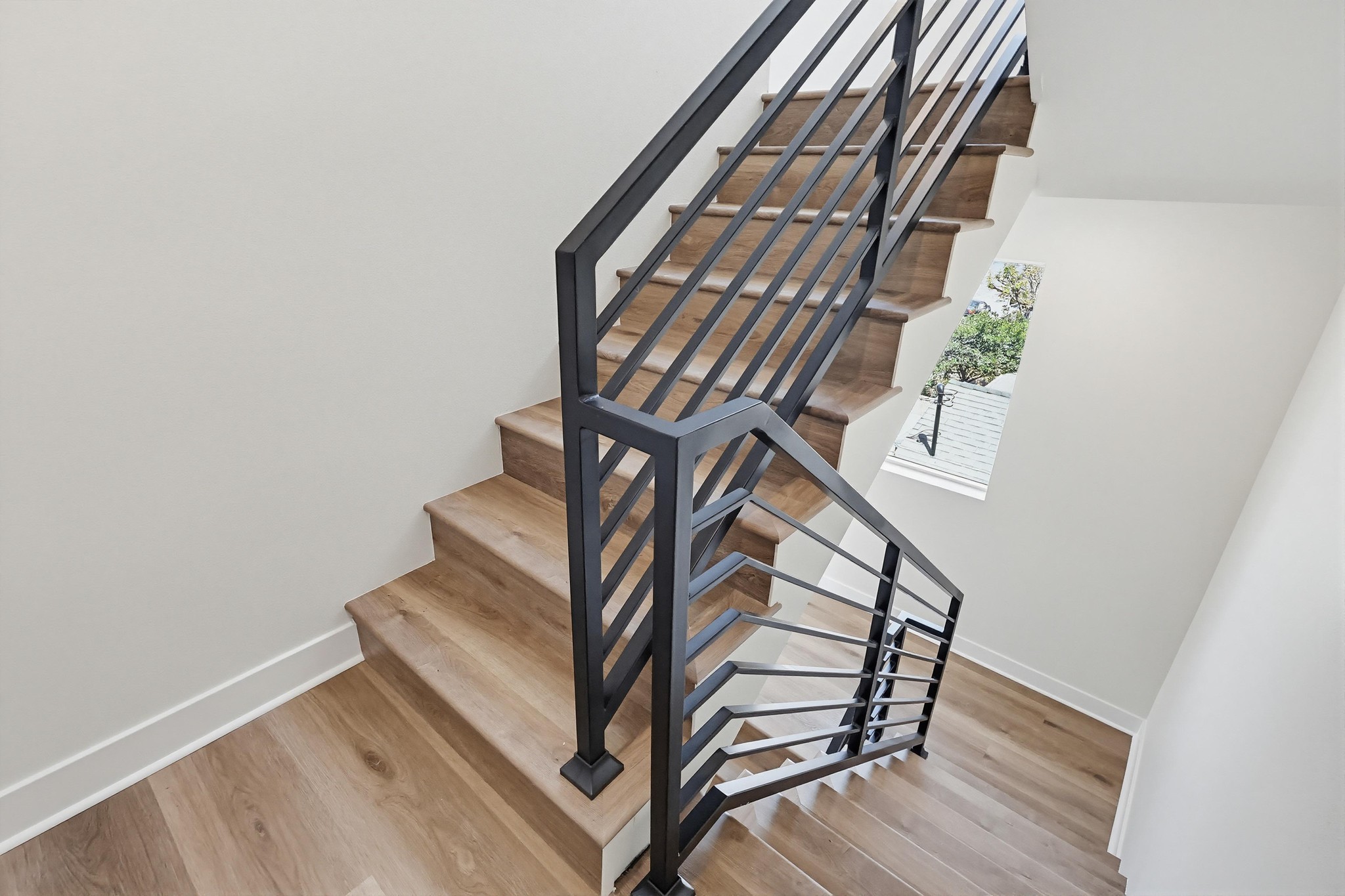 Virtual tour photo 43 of 88 for 551 W 8th St