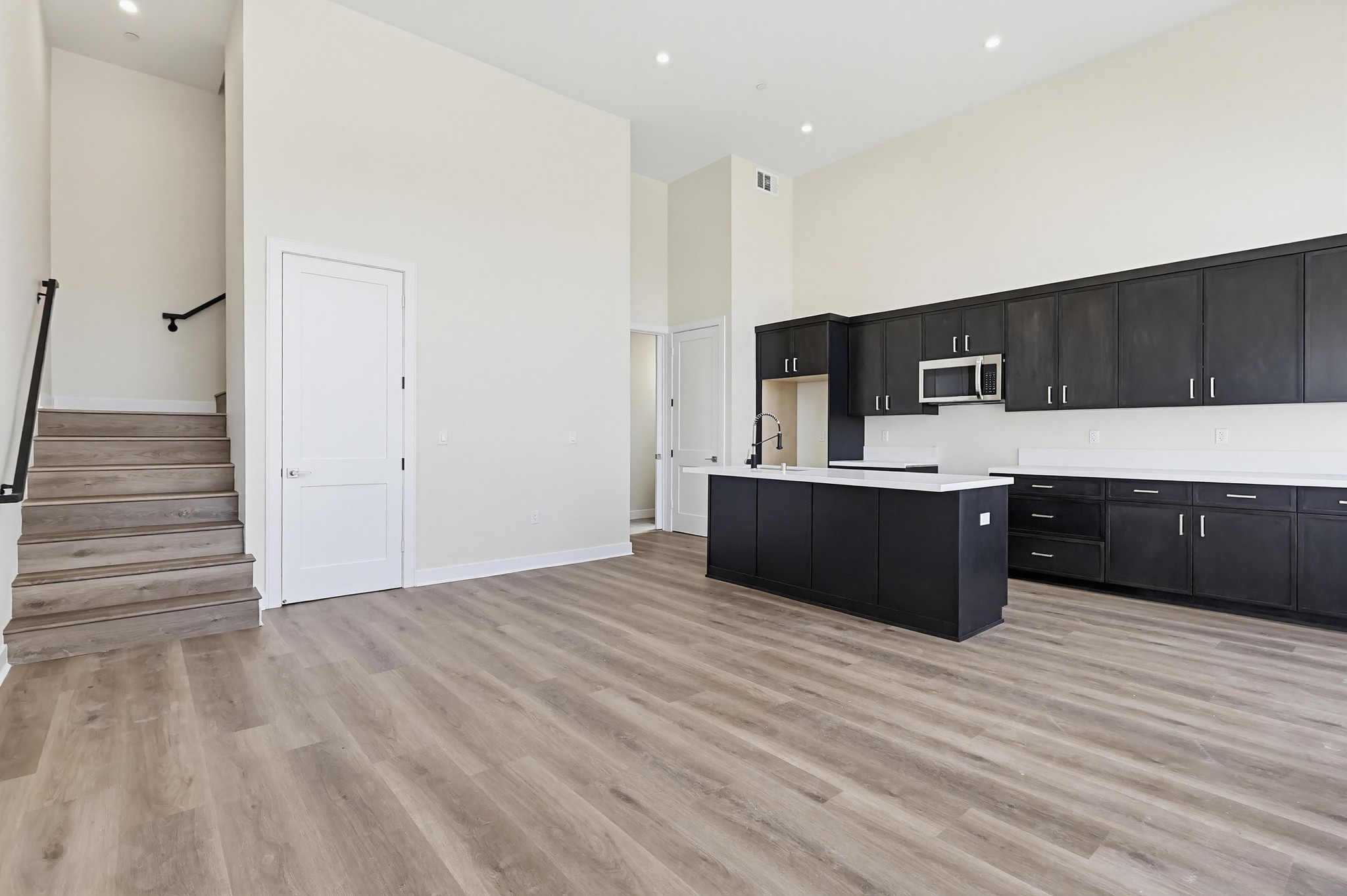 Virtual tour photo 68 of 88 for 551 W 8th St