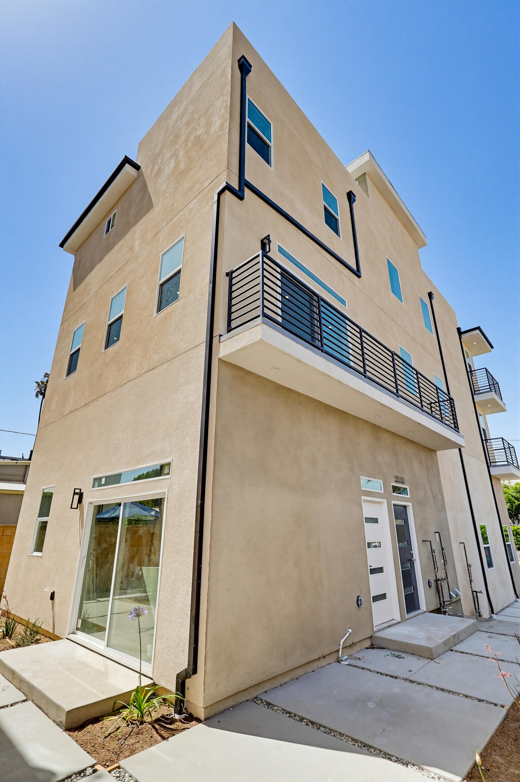 Virtual tour photo 83 of 88 for 551 W 8th St