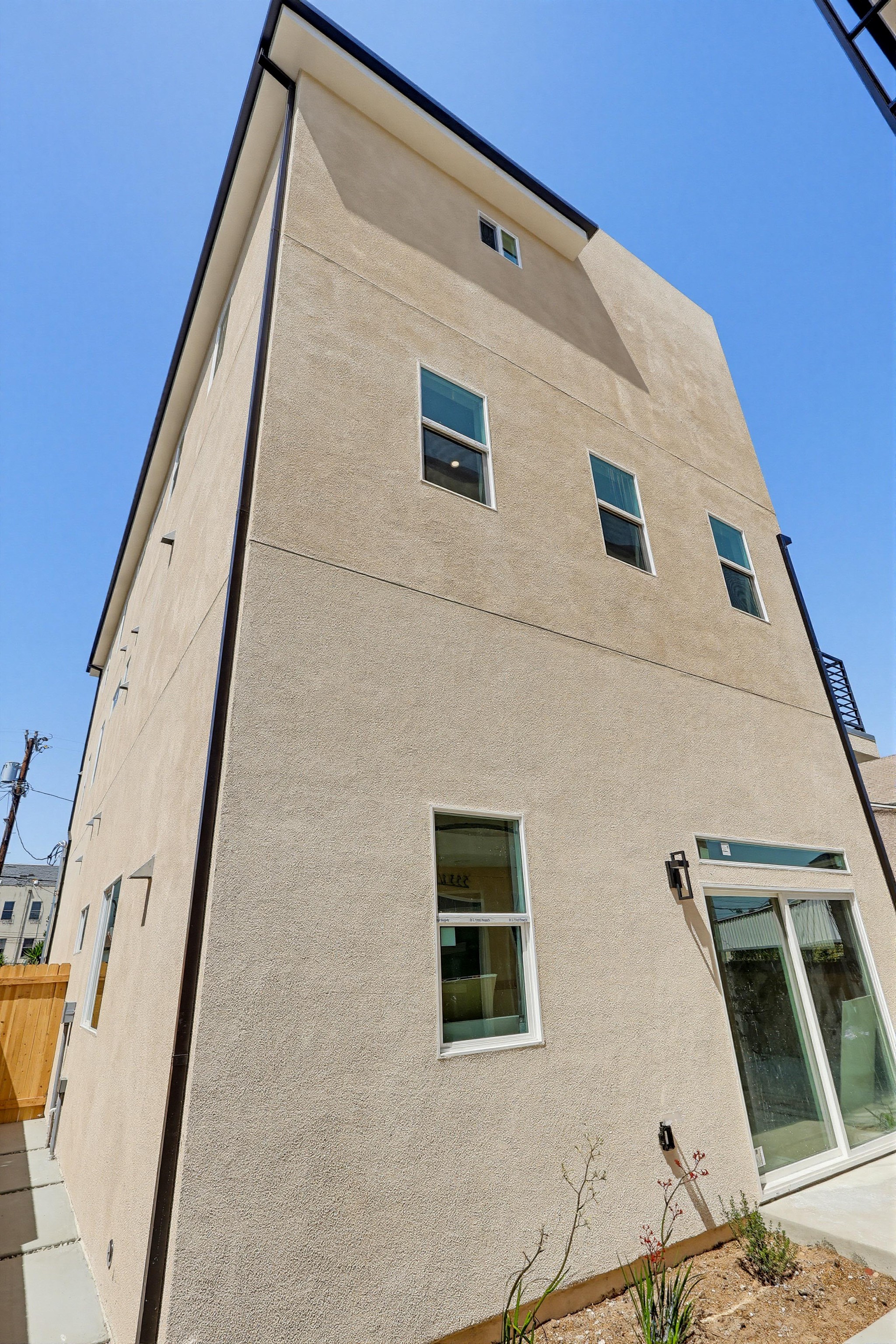 Virtual tour photo 84 of 88 for 551 W 8th St