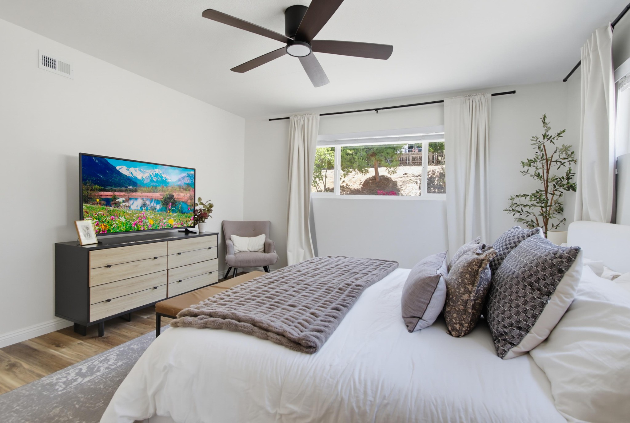 Virtual tour photo 34 of 54 for 5520 Aztec Dr