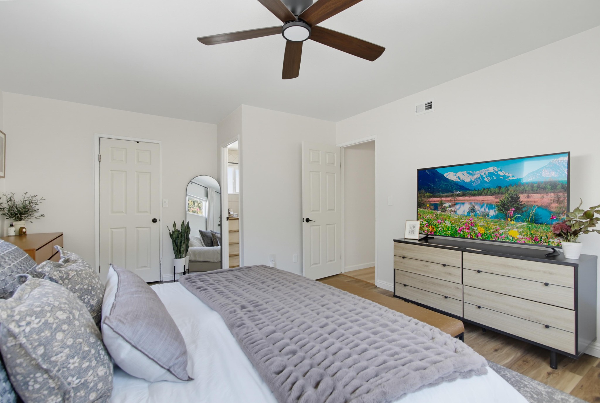 Virtual tour photo 36 of 54 for 5520 Aztec Dr