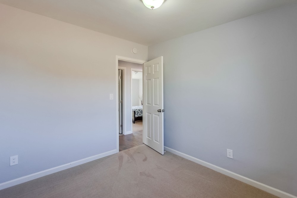 Virtual tour photo 24 of 31 for 553 Doolittle Ave