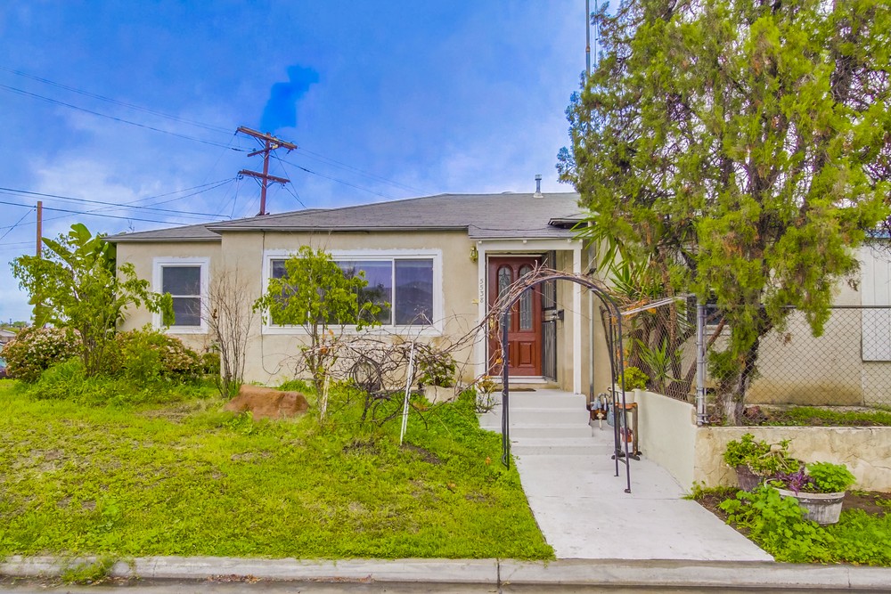 Virtual tour photo 1 of 28 for 5538 Carmen St
