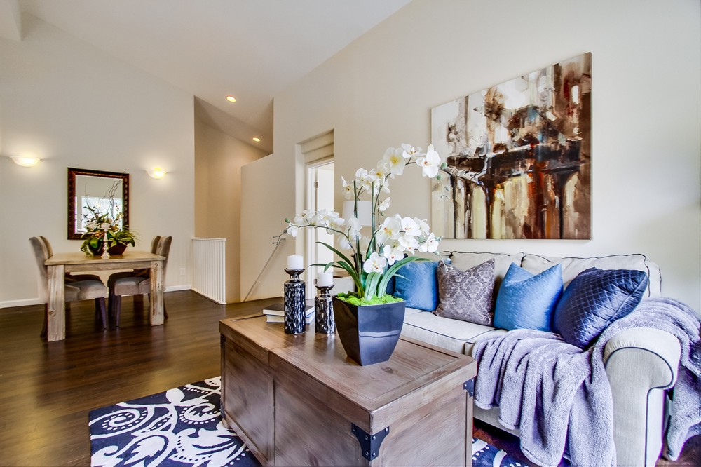 Virtual tour photo 5 of 33 for 5540 Renaissance Avenue #1
