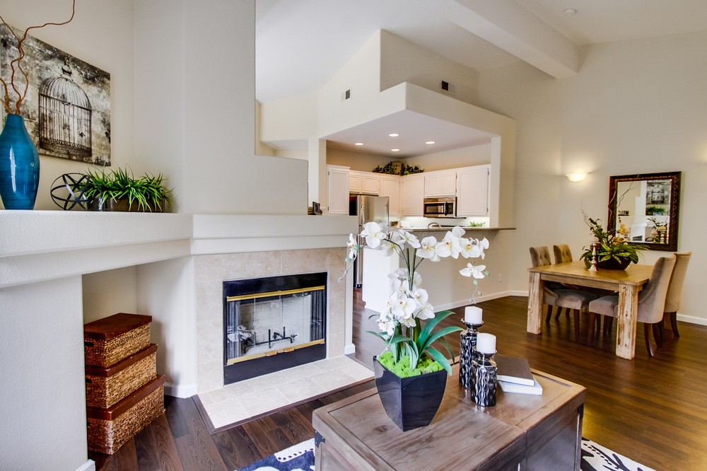Virtual tour photo 6 of 33 for 5540 Renaissance Avenue #1