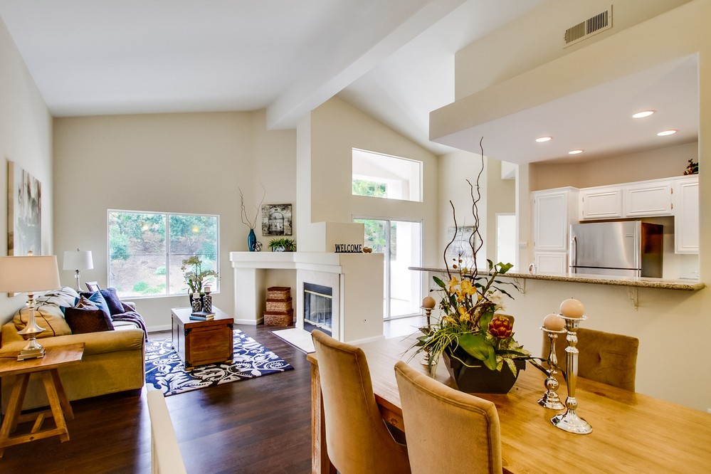 Virtual tour photo 8 of 33 for 5540 Renaissance Avenue #1