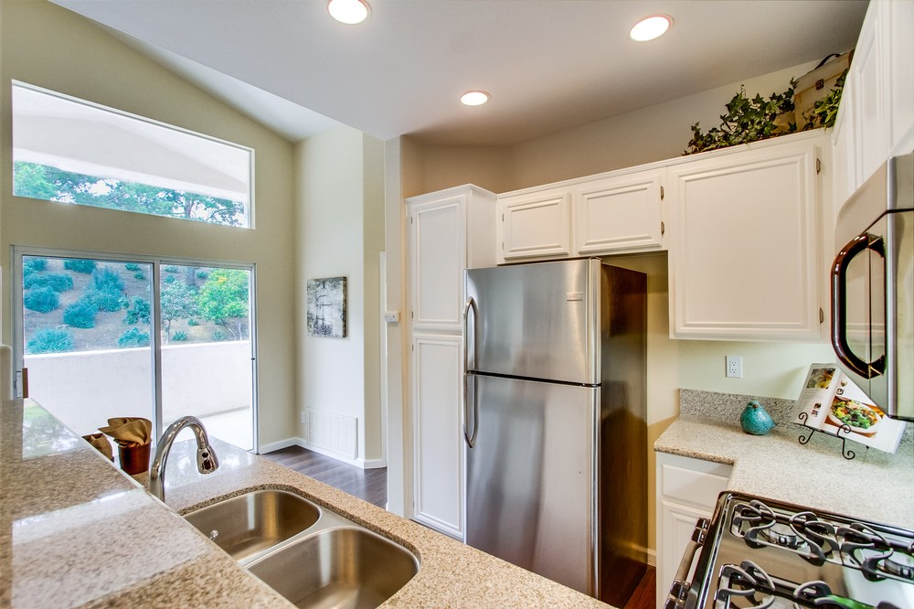 Virtual tour photo 10 of 33 for 5540 Renaissance Avenue #1