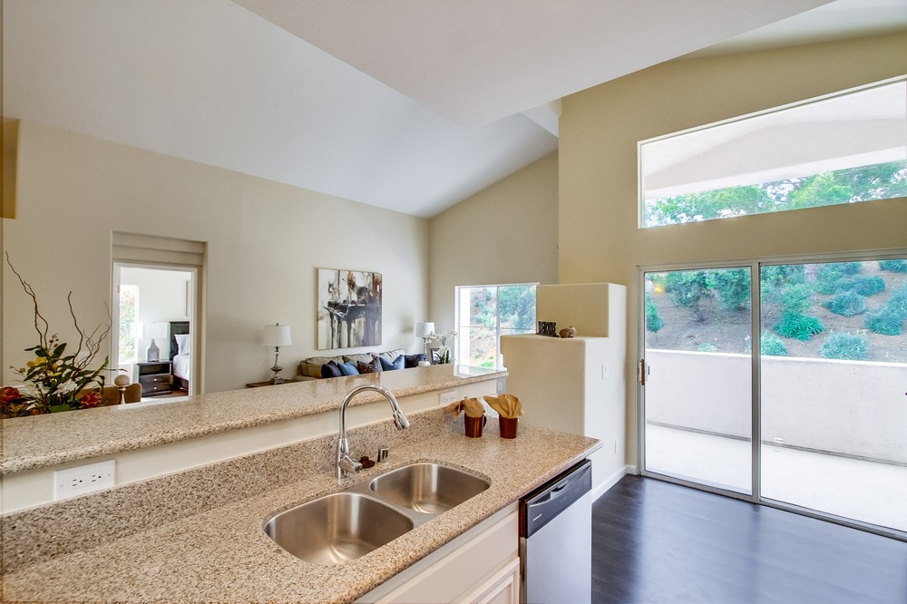 Virtual tour photo 12 of 33 for 5540 Renaissance Avenue #1
