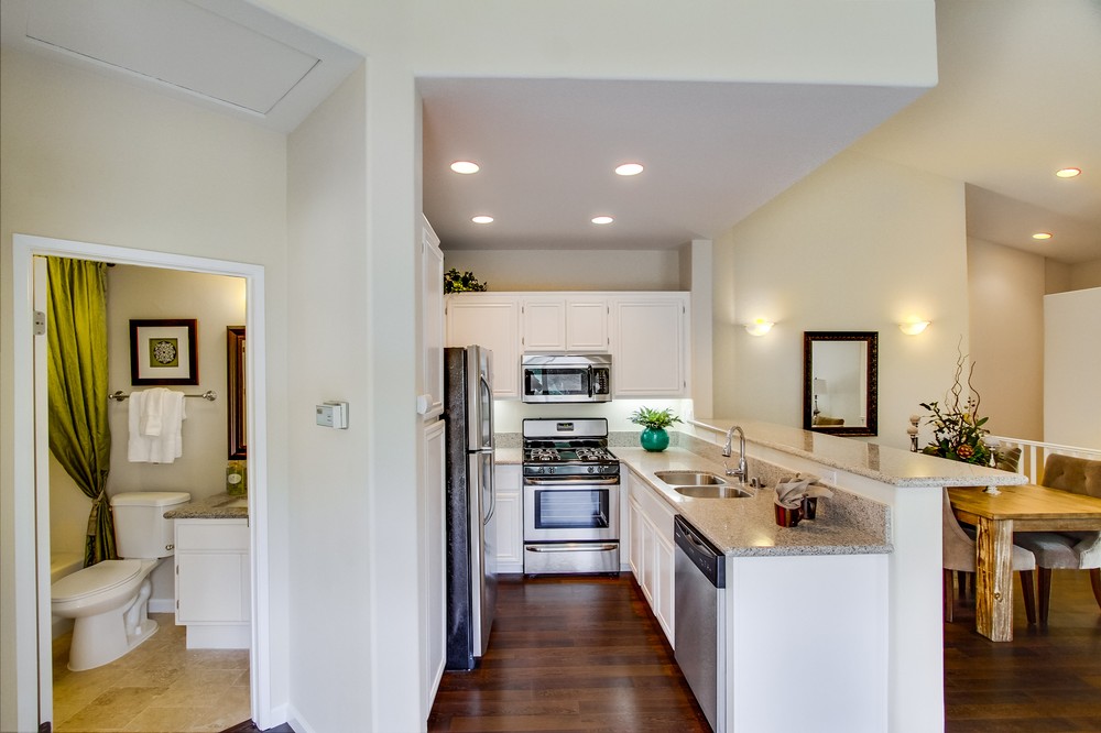 Virtual tour photo 13 of 33 for 5540 Renaissance Avenue #1