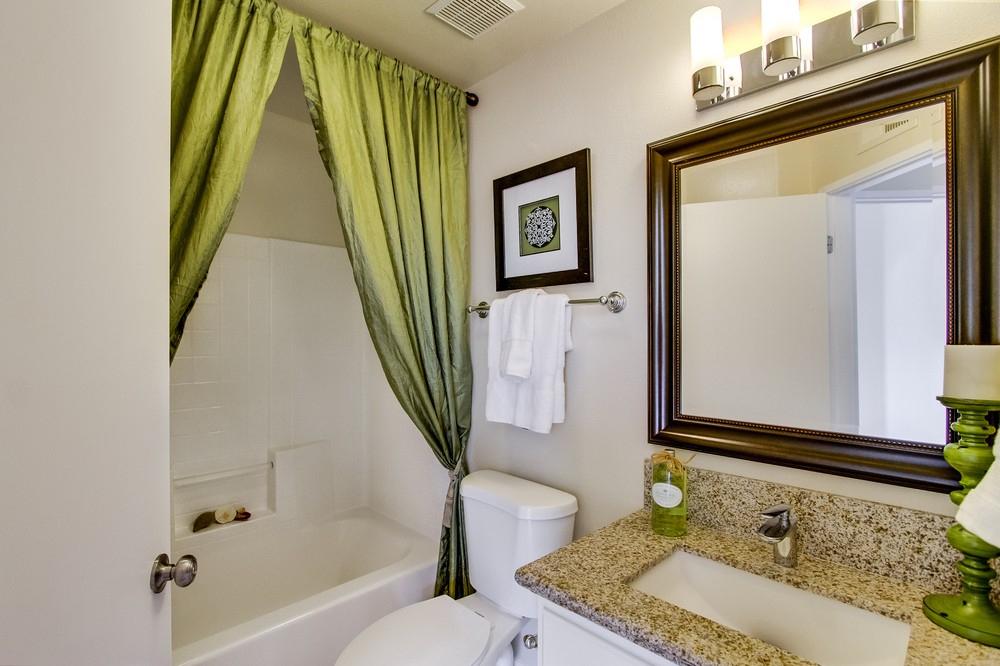 Virtual tour photo 14 of 33 for 5540 Renaissance Avenue #1