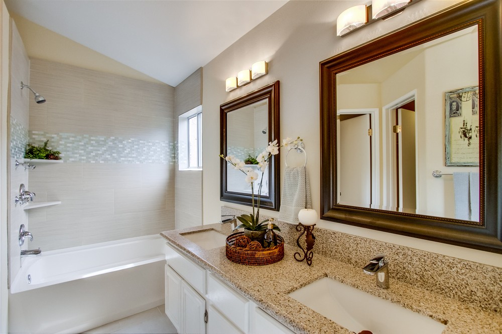 Virtual tour photo 17 of 33 for 5540 Renaissance Avenue #1