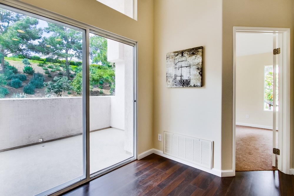 Virtual tour photo 25 of 33 for 5540 Renaissance Avenue #1