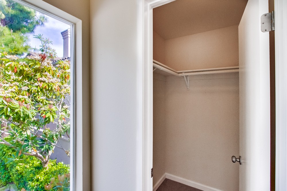 Virtual tour photo 28 of 33 for 5540 Renaissance Avenue #1