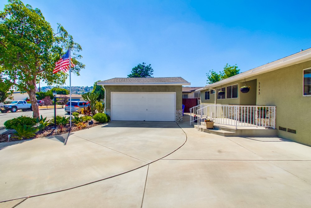 Virtual tour photo 7 of 56 for 5543 Brunswick Ave