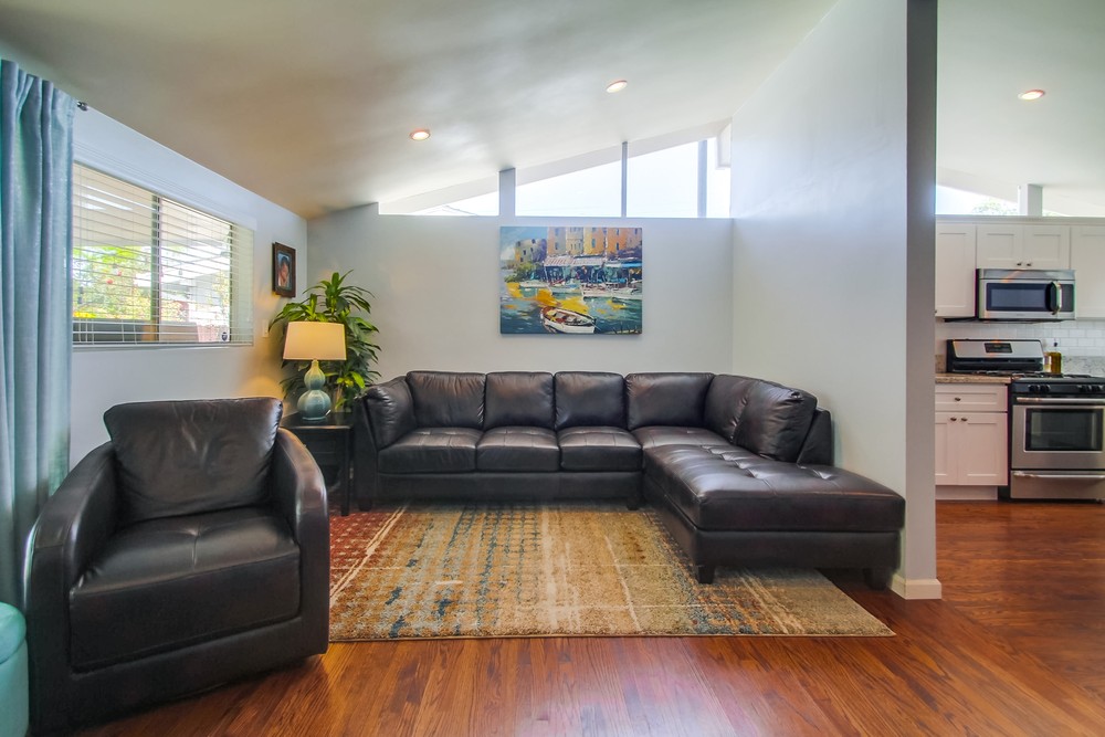 Virtual tour photo 14 of 56 for 5543 Brunswick Ave