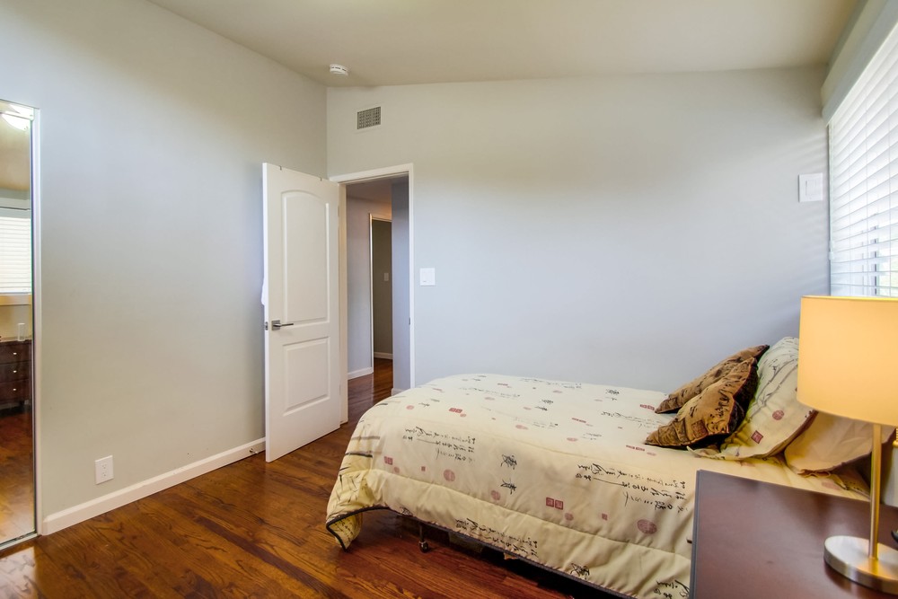 Virtual tour photo 37 of 56 for 5543 Brunswick Ave