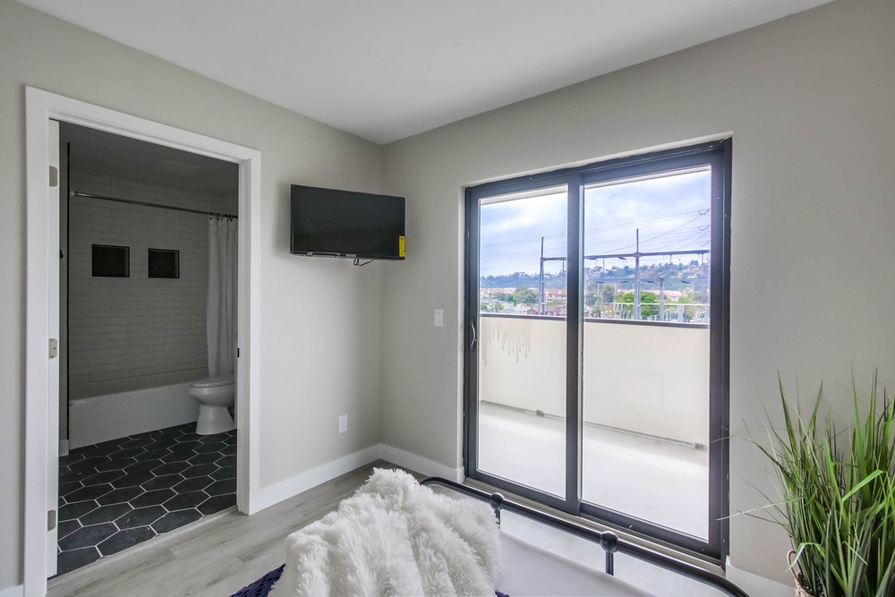 Virtual tour photo 14 of 22 for 5548 Riley St
