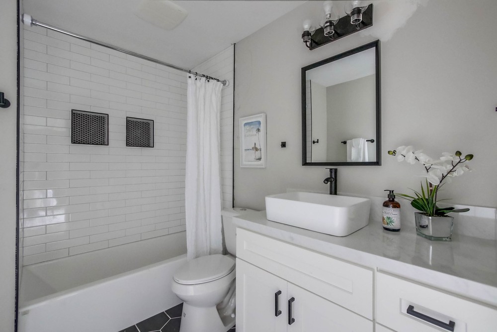Virtual tour photo 16 of 22 for 5548 Riley St