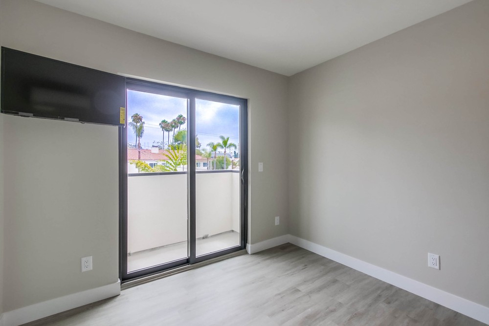 Virtual tour photo 18 of 22 for 5548 Riley St