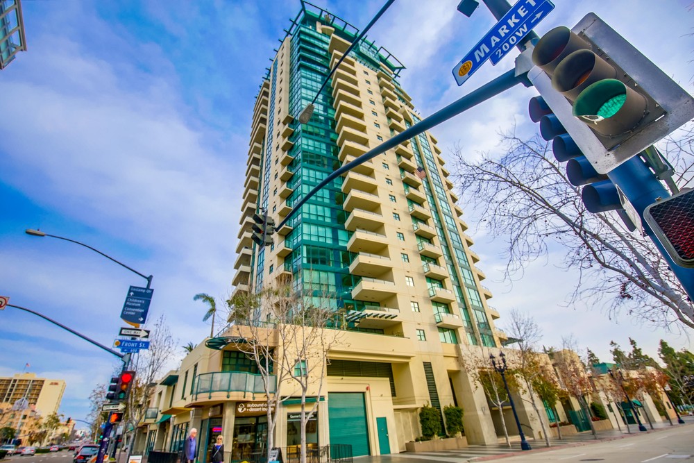 Virtual tour photo 3 of 48 for 555 Front St #1903