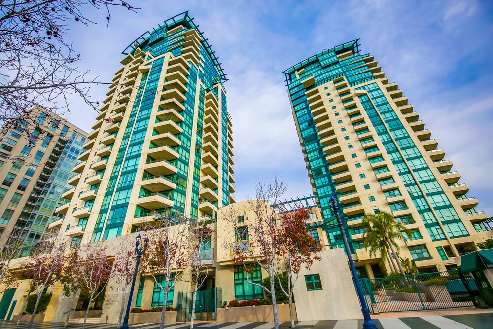 Virtual tour photo 4 of 48 for 555 Front St #1903