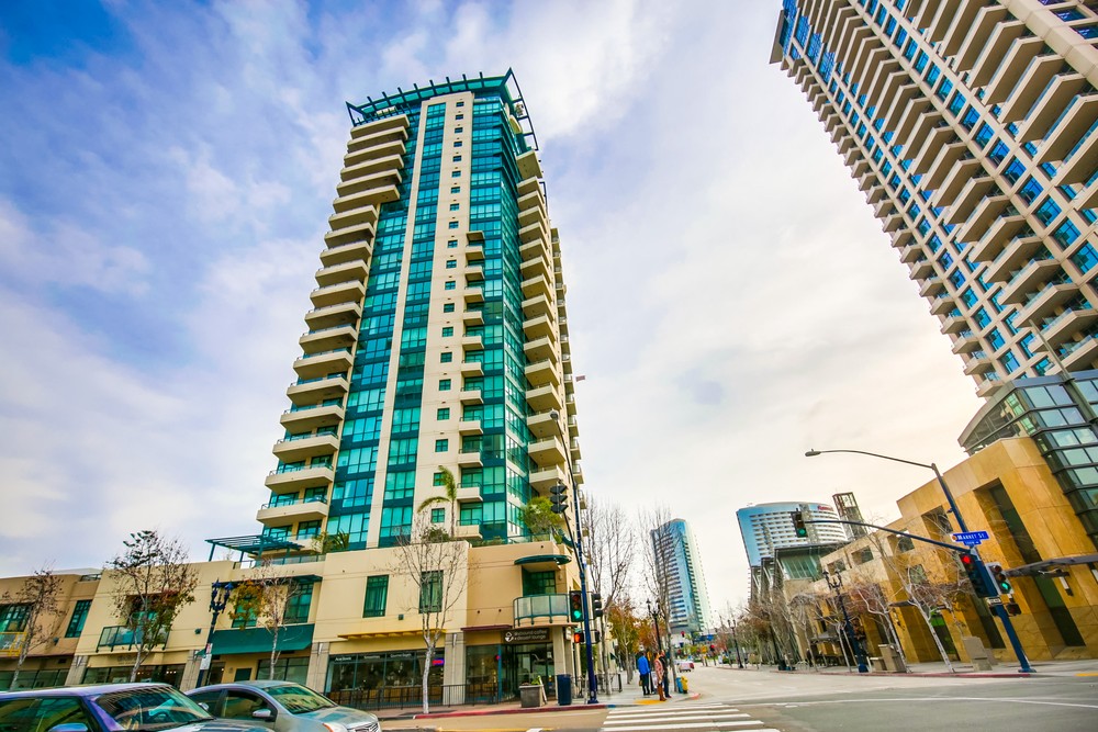 Virtual tour photo 5 of 48 for 555 Front St #1903