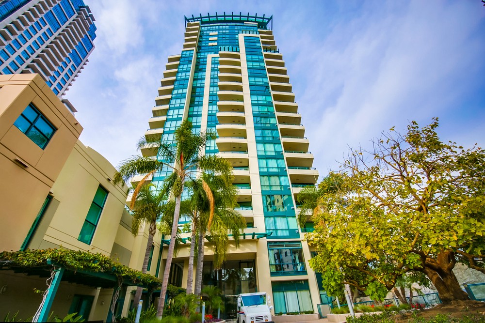 Virtual tour photo 6 of 48 for 555 Front St #1903