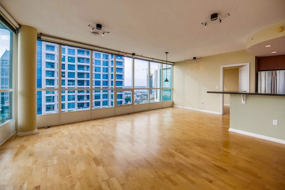 Virtual tour photo 11 of 48 for 555 Front St #1903