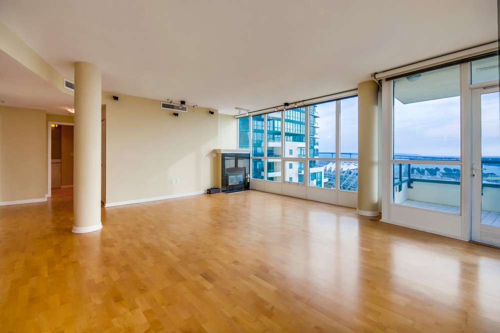 Virtual tour photo 13 of 48 for 555 Front St #1903