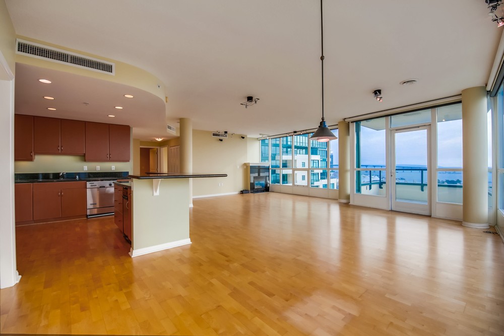 Virtual tour photo 14 of 48 for 555 Front St #1903