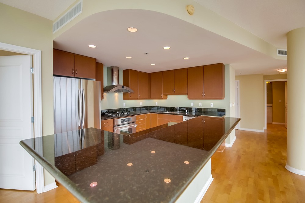 Virtual tour photo 15 of 48 for 555 Front St #1903